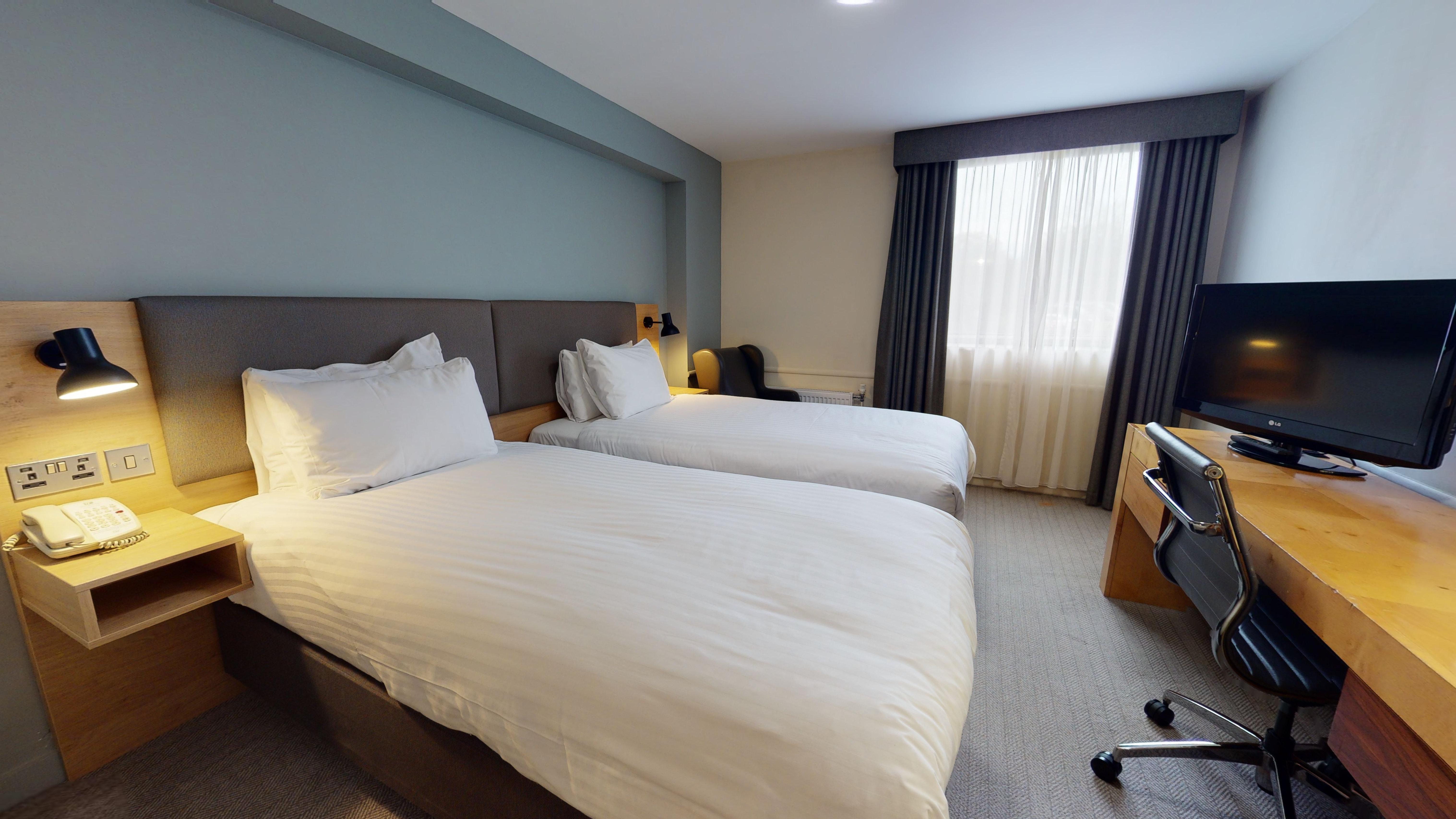 Holiday Inn Brentwood By Ihg Ngoại thất bức ảnh