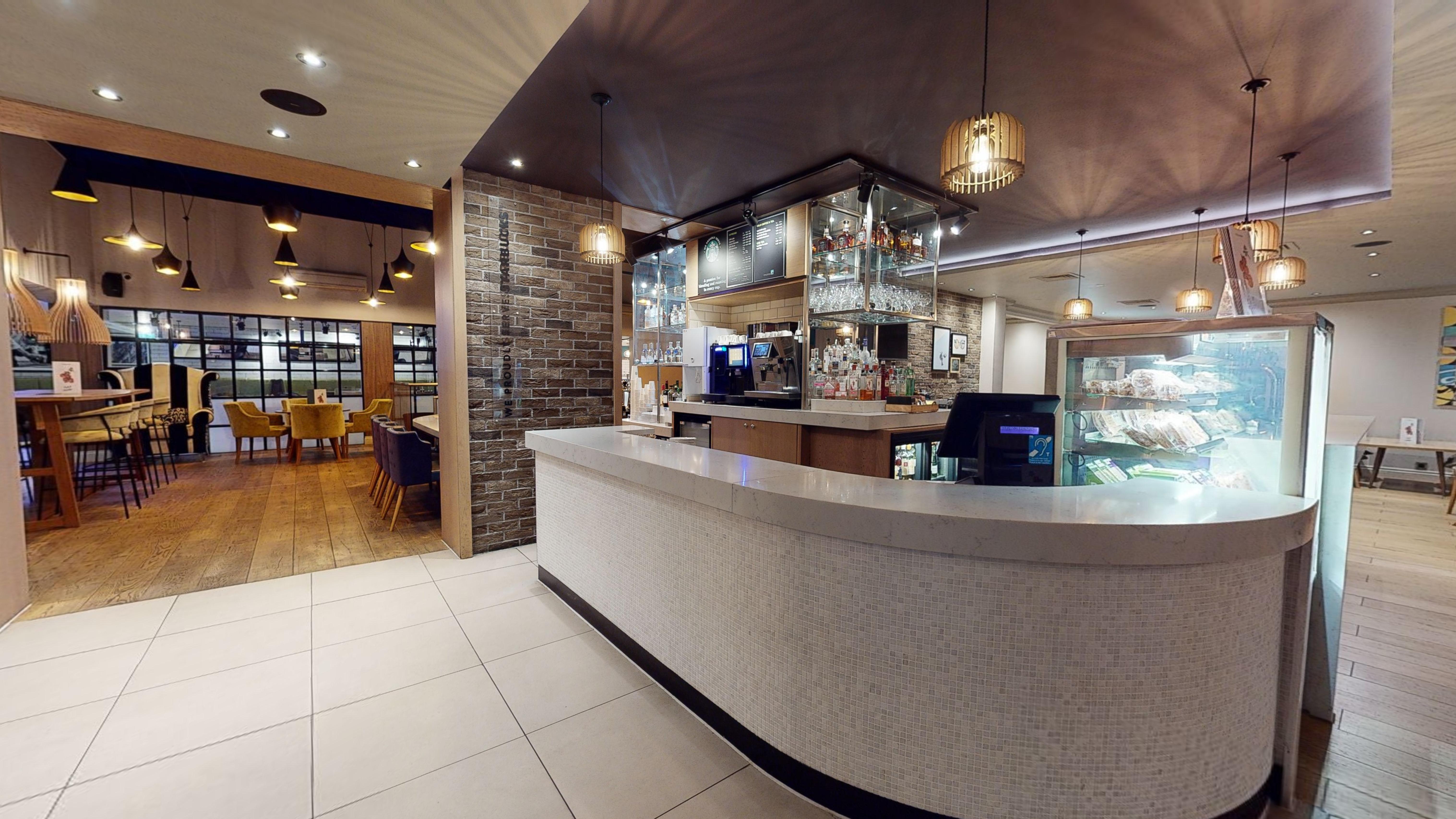 Holiday Inn Brentwood By Ihg Ngoại thất bức ảnh