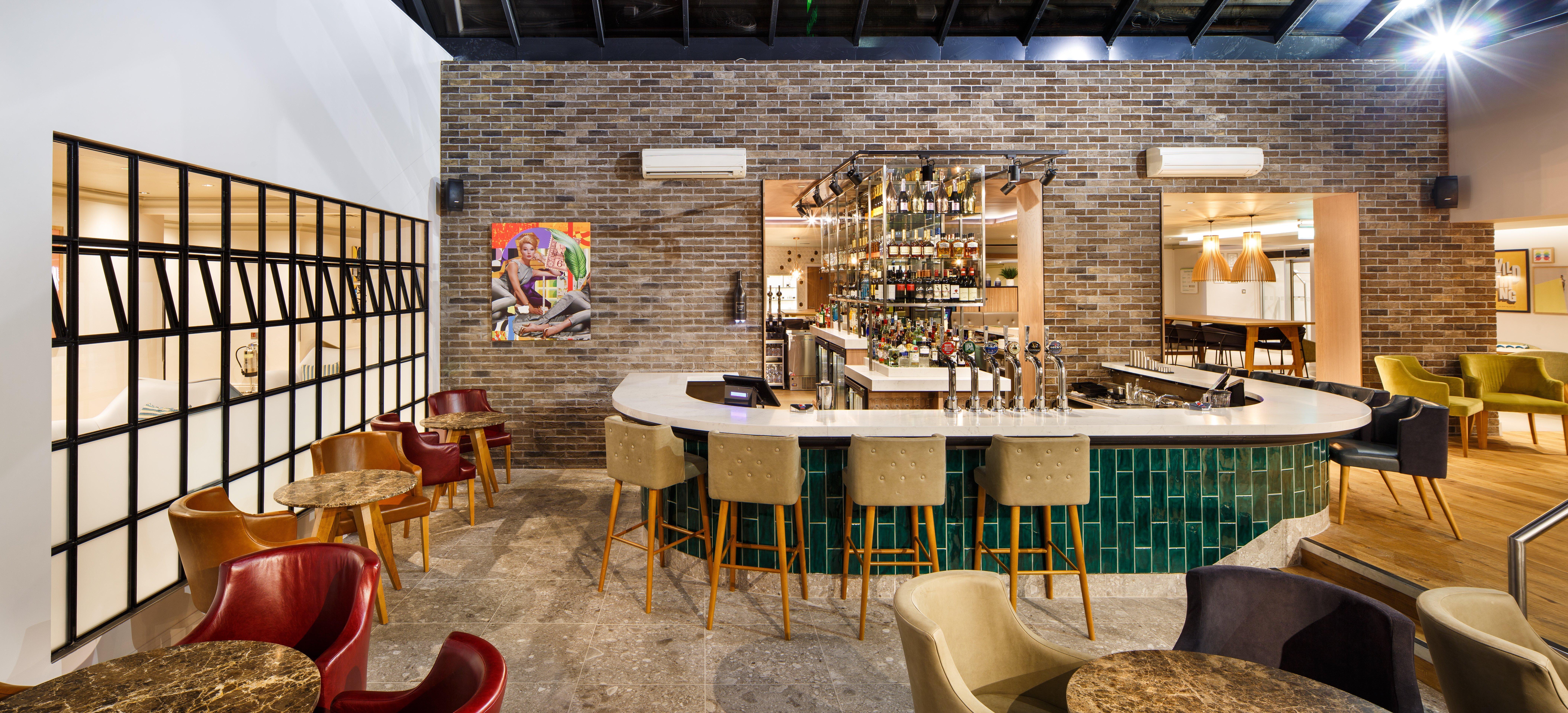 Holiday Inn Brentwood By Ihg Ngoại thất bức ảnh