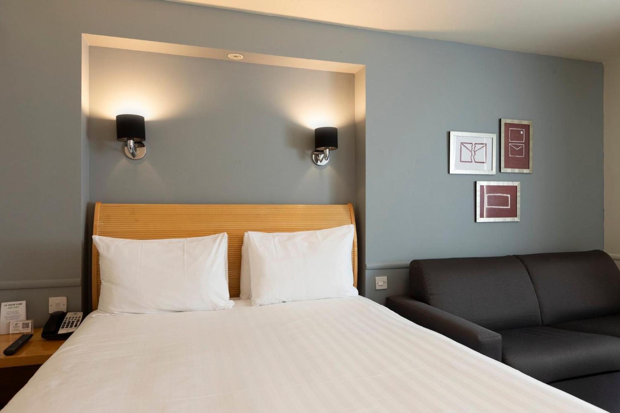 Holiday Inn Brentwood By Ihg Ngoại thất bức ảnh
