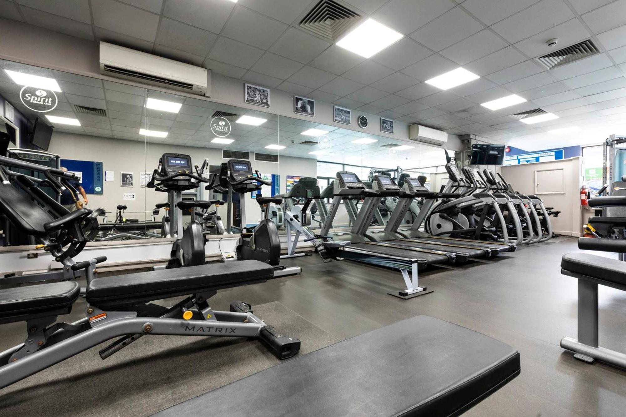 Holiday Inn Brentwood By Ihg Ngoại thất bức ảnh