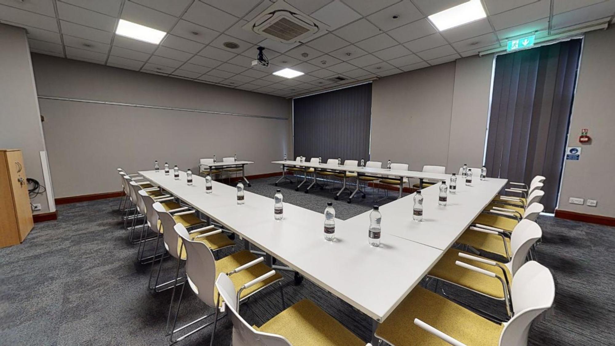 Holiday Inn Brentwood By Ihg Ngoại thất bức ảnh