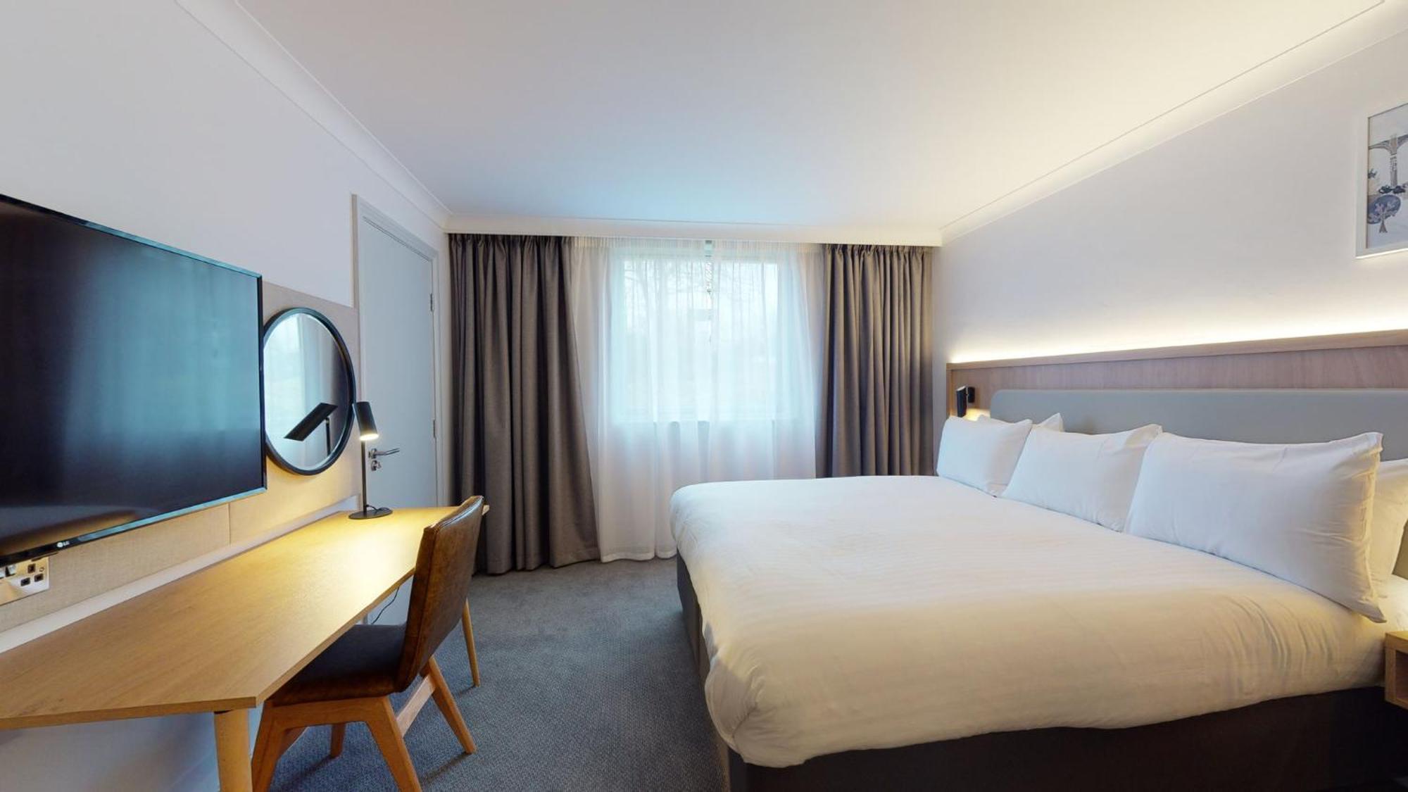 Holiday Inn Brentwood By Ihg Ngoại thất bức ảnh